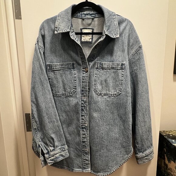 A&F Light Wash Denim Shacket - Picture 2 of 6